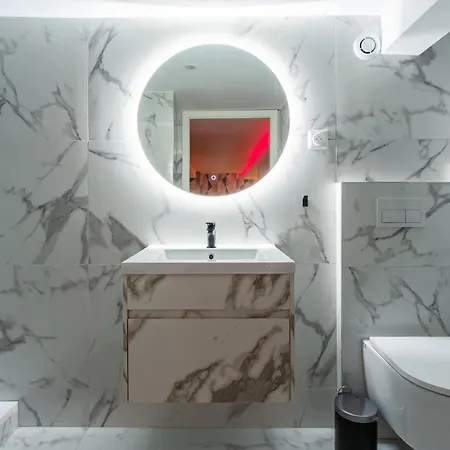 Hyper Centre Апартаменты *